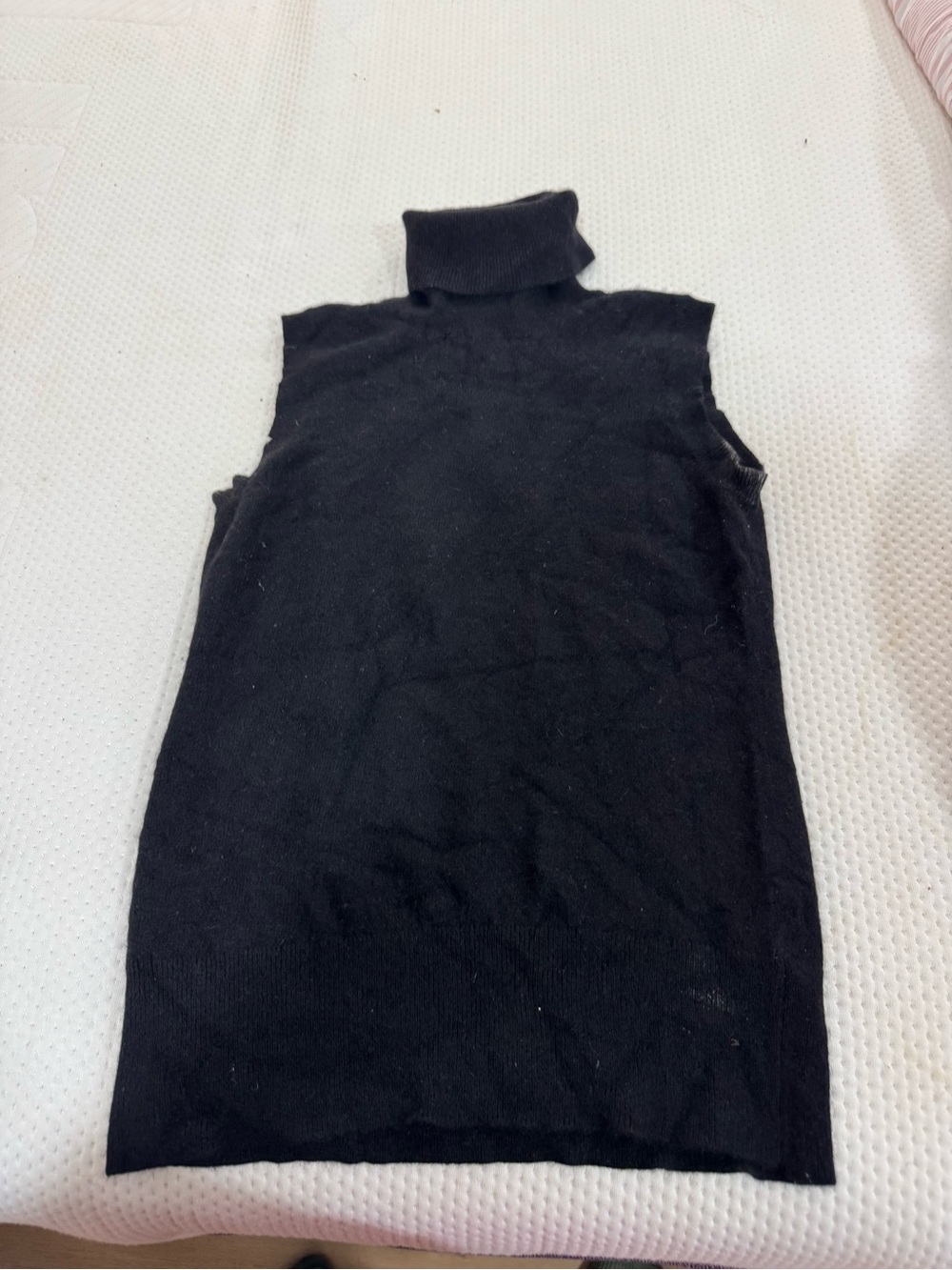 CASHMERE - Saks Fifth Avenue Black Long Sleeve Turtleneck top